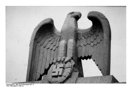 Foto Berlín, Águila en el cuartel LSSAH