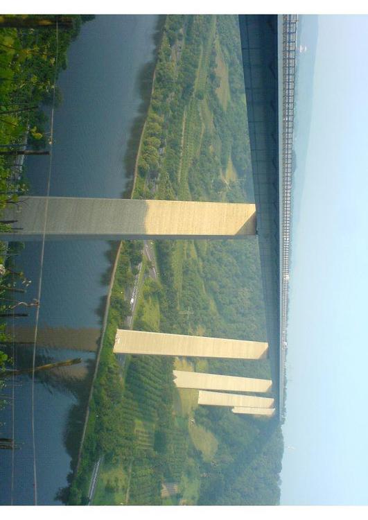 Puente sobre el rÃ­o Moezel, Alemania