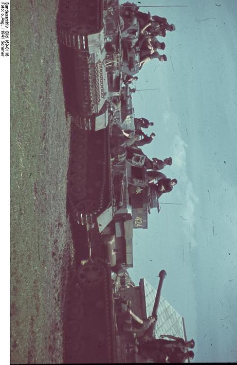 Rusia - soldados con panzer