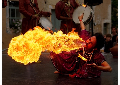 Foto Lanzafuegos de la 'Jaipur Maharaja Brass Band'