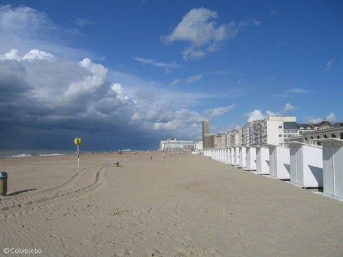 Playa con cabañas
