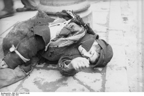 Foto Polonia - Gueto Warschau - niño andrajoso