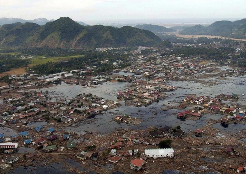 Pueblo después de un tsunámi