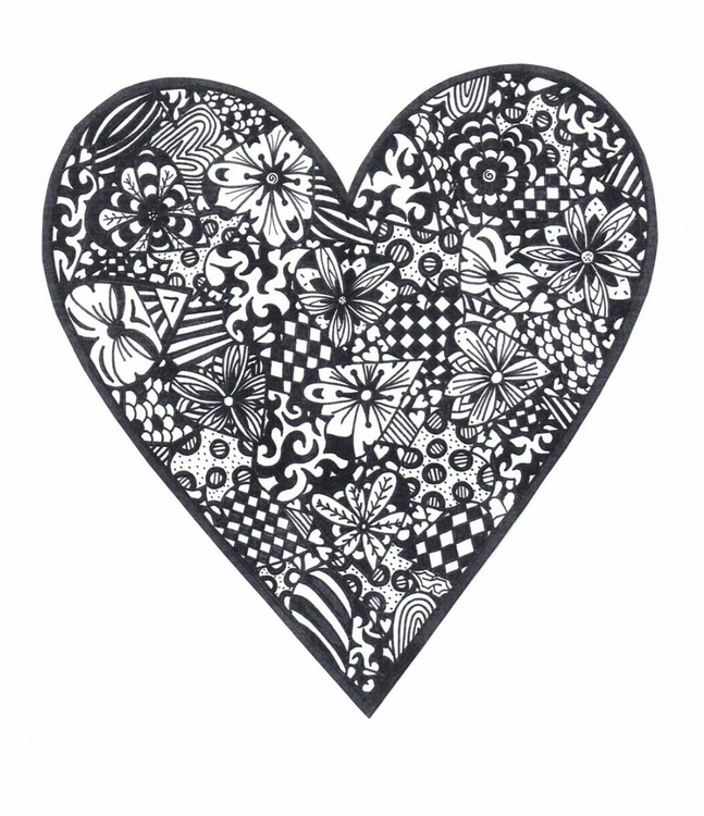 Dibujo para colorear corazon con flores