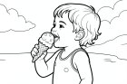El niño come helado
