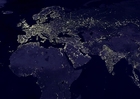Foto la tierra por la noche, áreas más urbanizadas