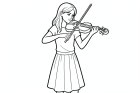 Una niña toca el violín.