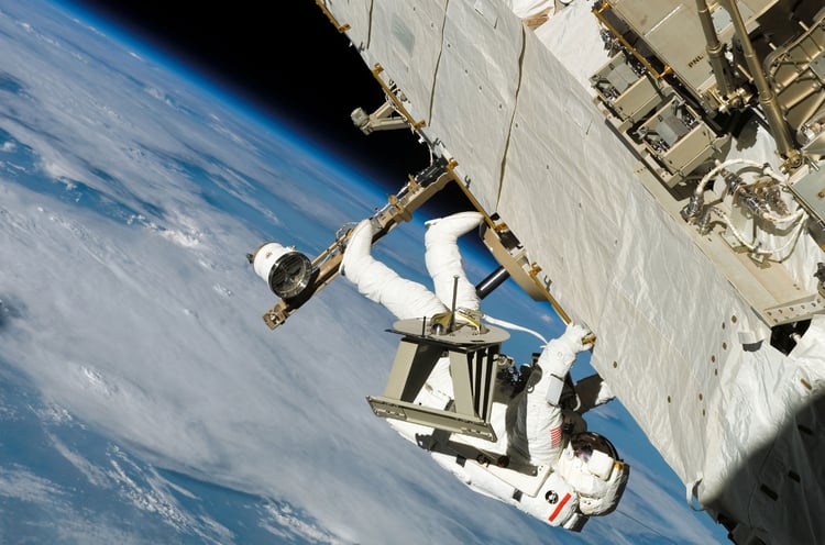 Foto astronauta en el espacio