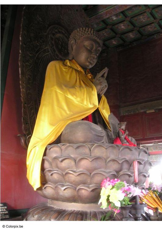 Buda en templo