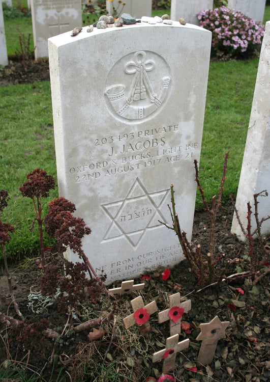 Foto Cementerio Tyne Cot - tumba de soldado judio