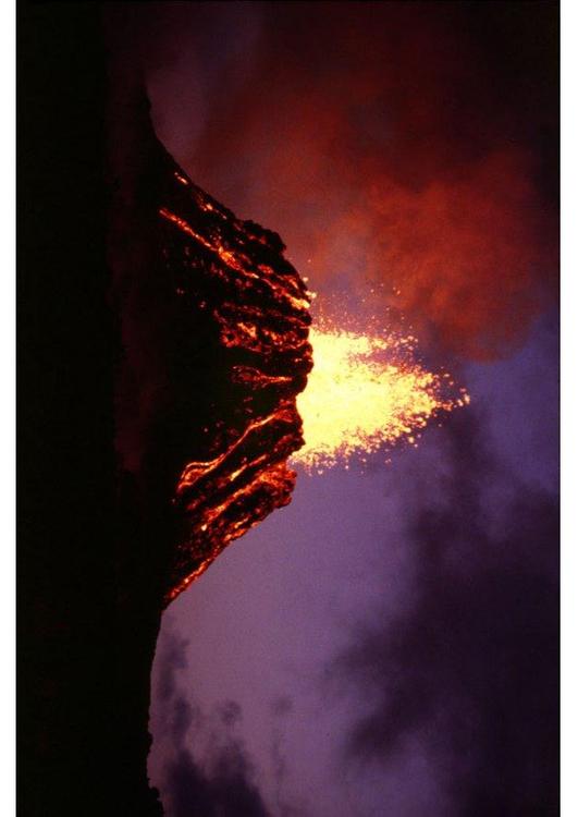 ErupciÃ³n de volcÃ¡n