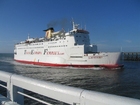 Ferry entrando en el puerto