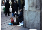 Foto Hombre pidiendo en MilÃ¡n