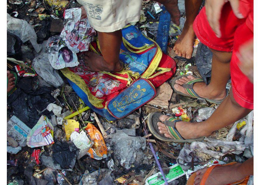 Foto barrio marginal en jakarta