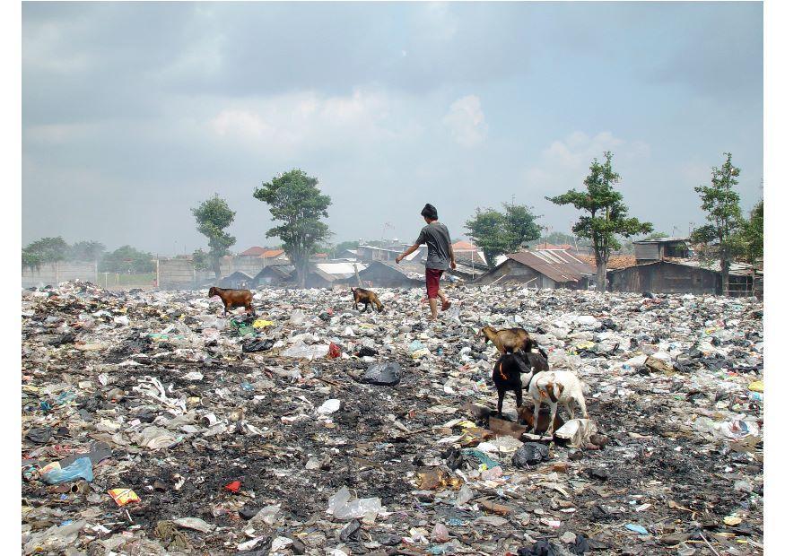 Foto barrio marginal en jakarta