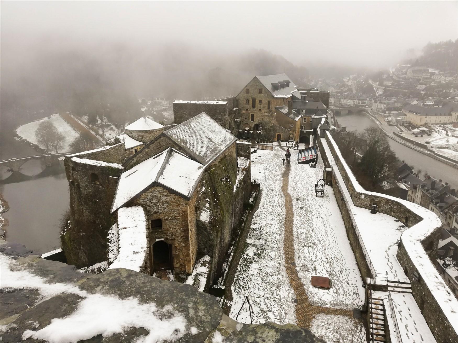 castillo de bouillon bA©lgica Foto castillo de bouillon bA©lgica