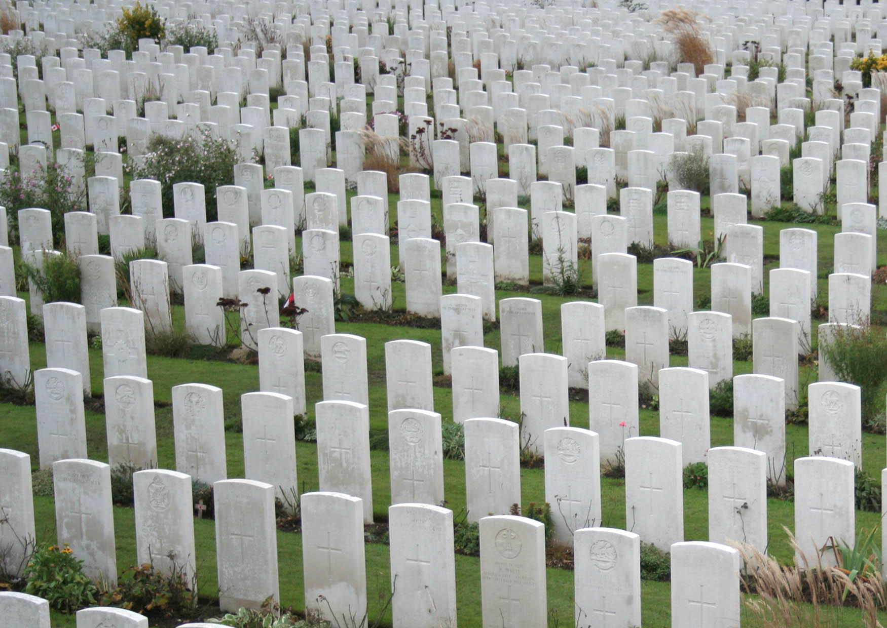 cementerio tyne cot Foto cementerio tyne cot