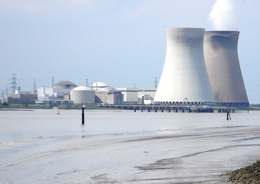 central nuclear Foto central nuclear