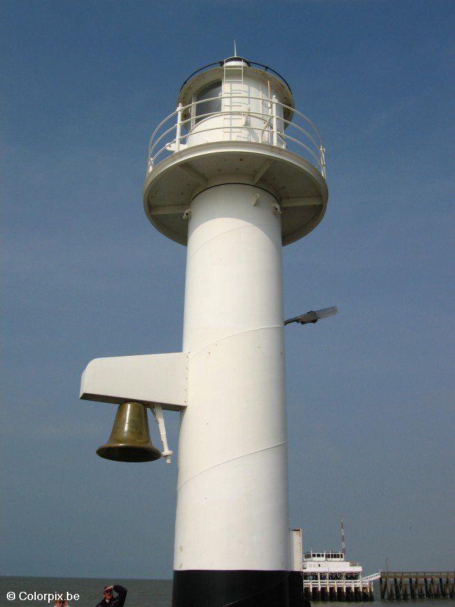 faro en paseo marAtimo Foto faro en paseo marAtimo