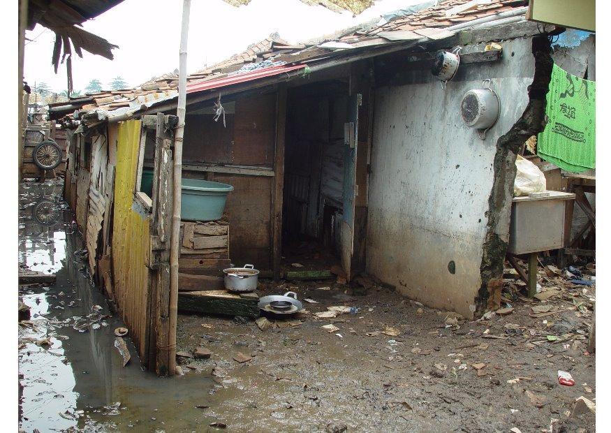 Foto barrio marginal en jakarta