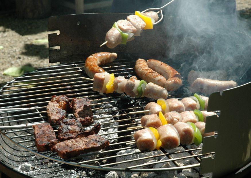 Foto carne en la parilla