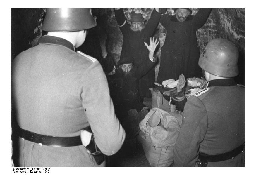 Foto gueto de lublin - polonia - irrupciA³n de la policA­a