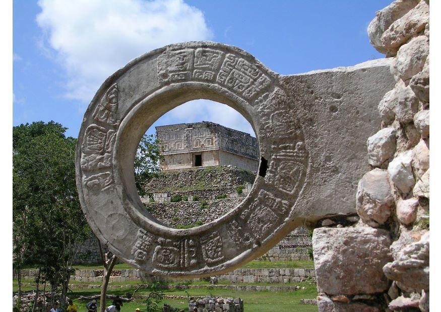 Foto juego de pelota maya