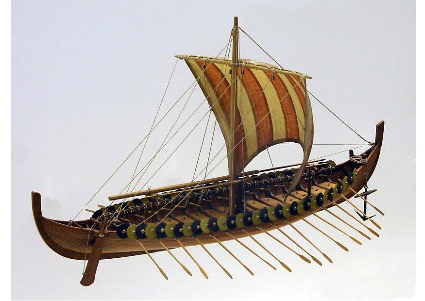 Foto modelo de barco vikingo