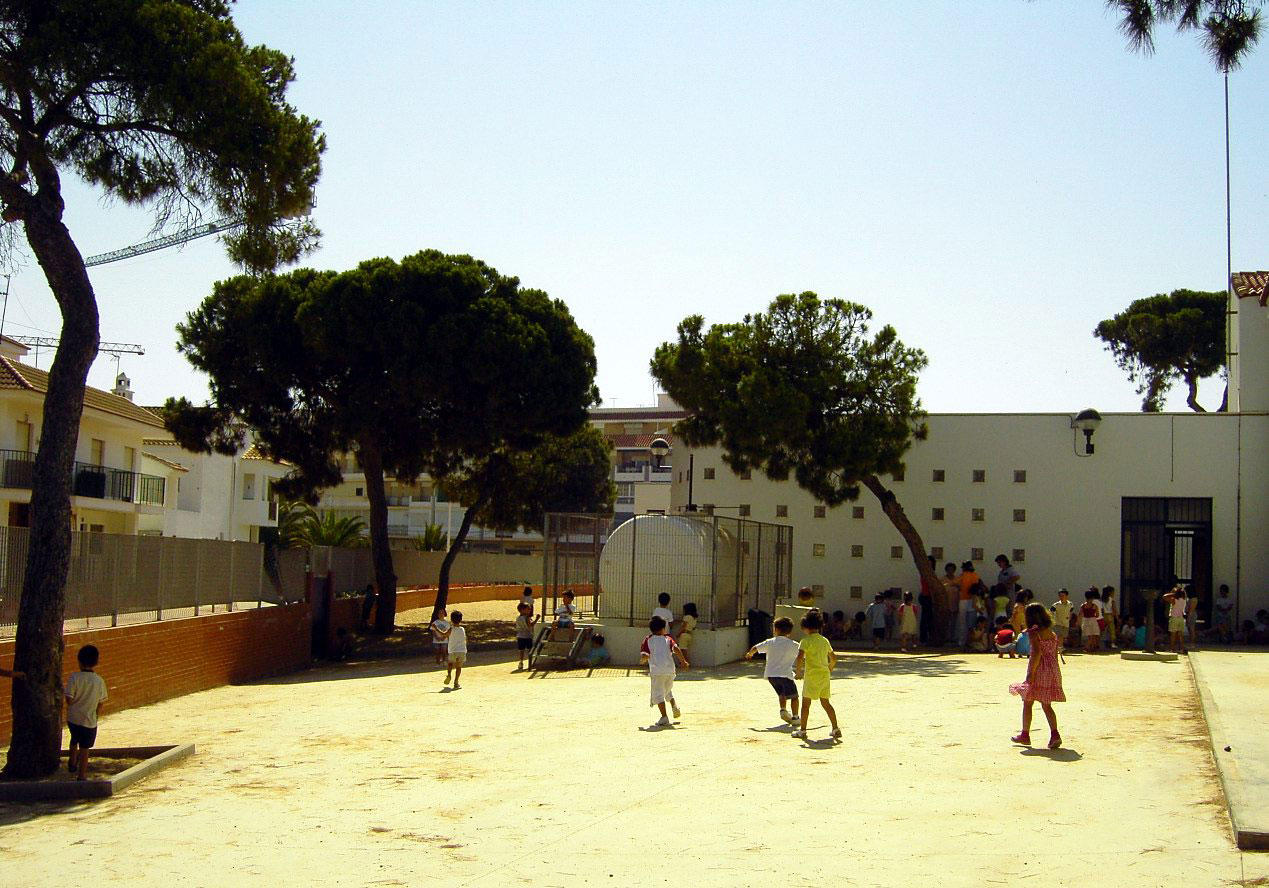 Foto parque infantil en espana