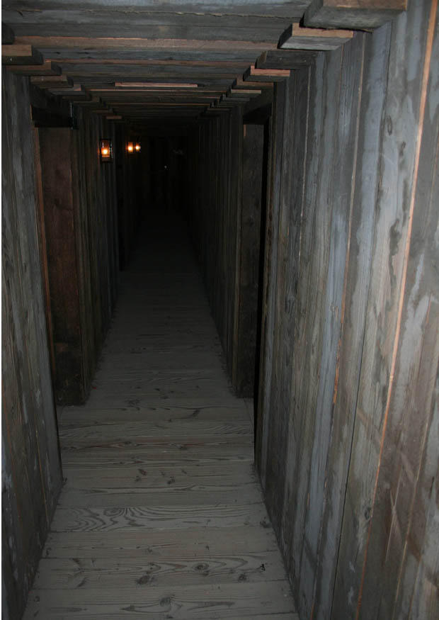 Foto pasillo en un refugio, reconstrucciA³n