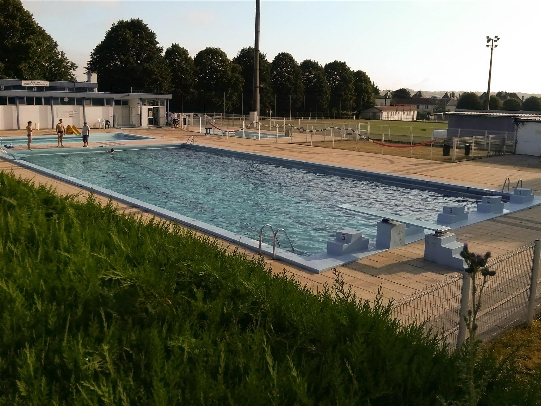 Foto piscina al aire libre