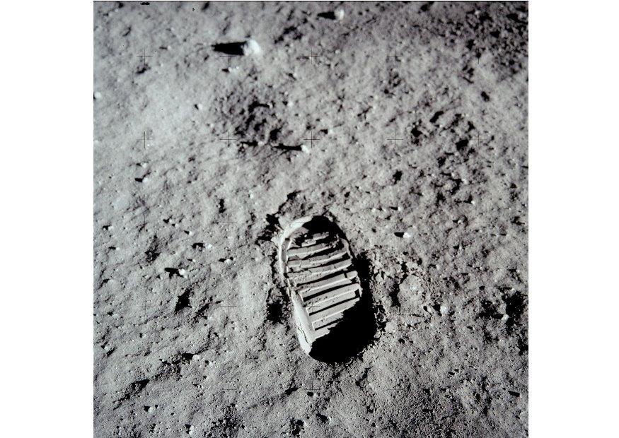 Foto primeros pasos en la luna
