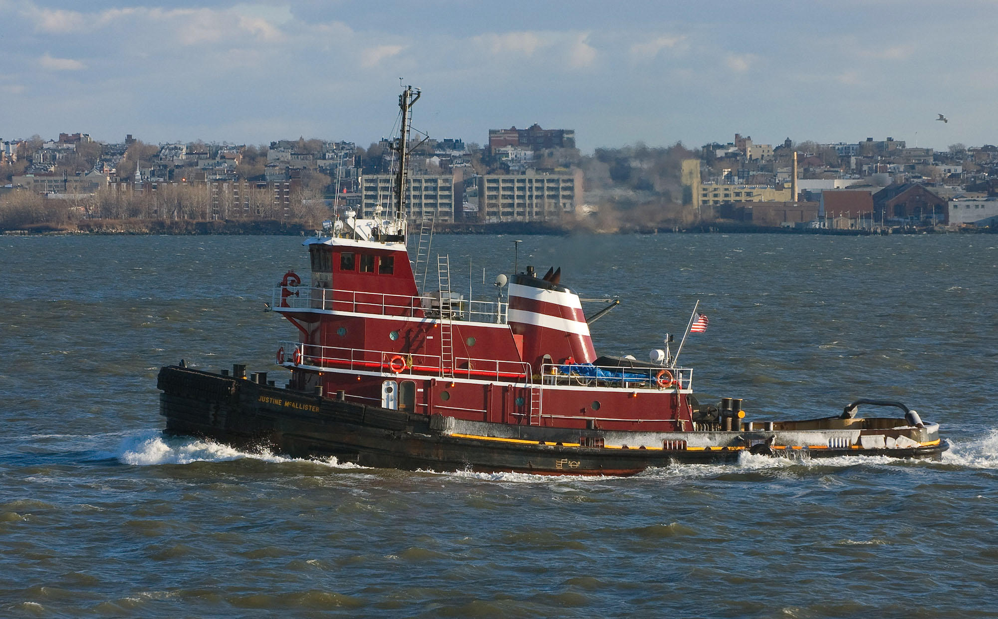 Foto remolcador en el puerto de nueva york