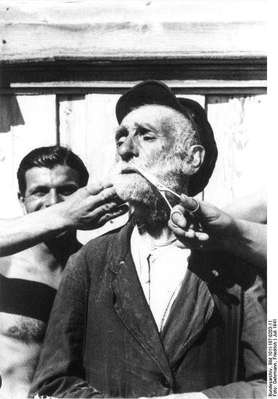 Foto rusia - cortando el pelo
