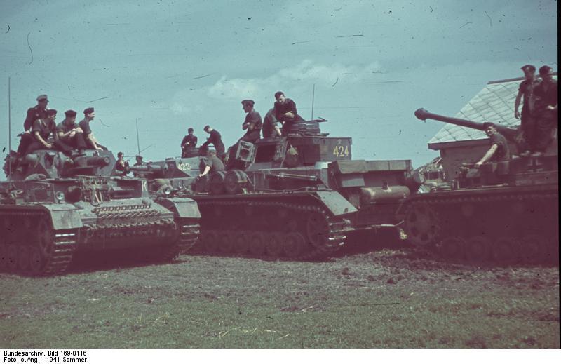 Foto rusia - soldados con panzer