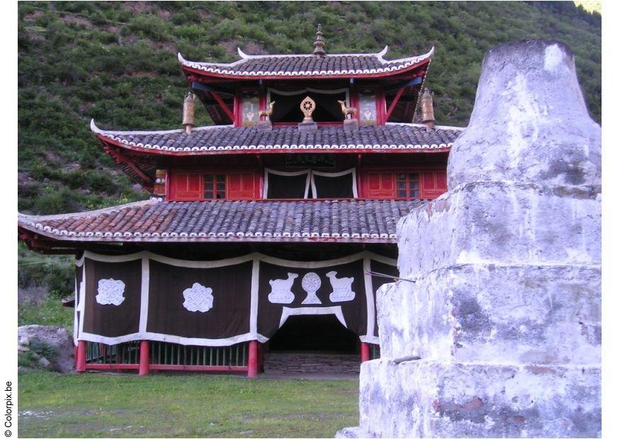 Foto templo en pueblo