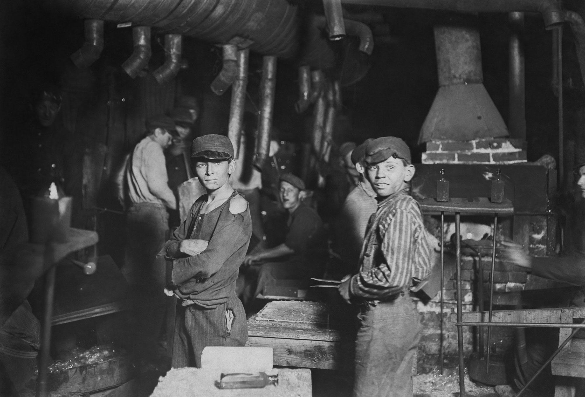Foto trabajo infantil - fA¡brica de vidrio 1908