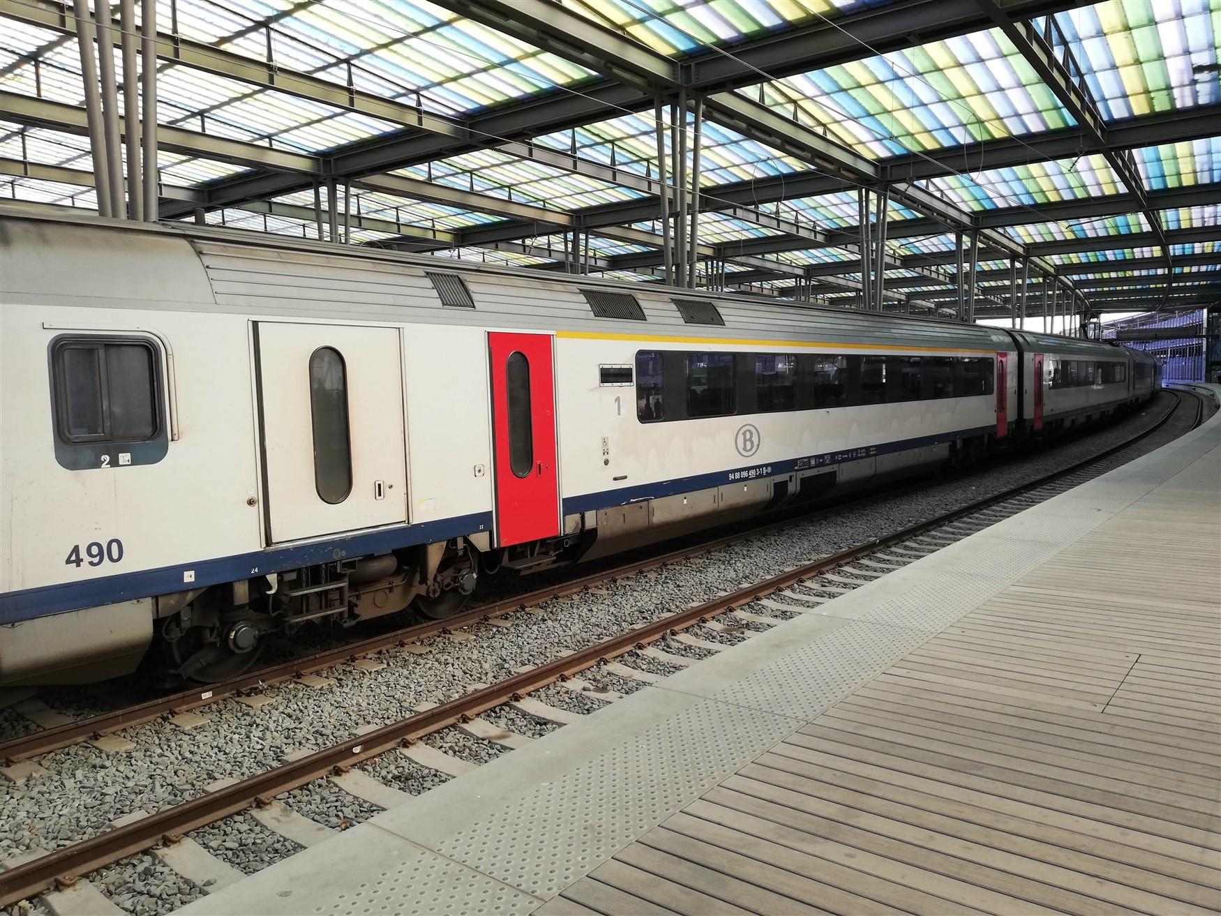 Foto tren en la estaciA³n