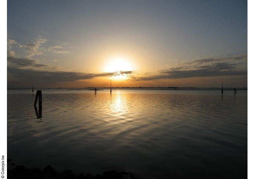 Foto venecia en la puesta de sol