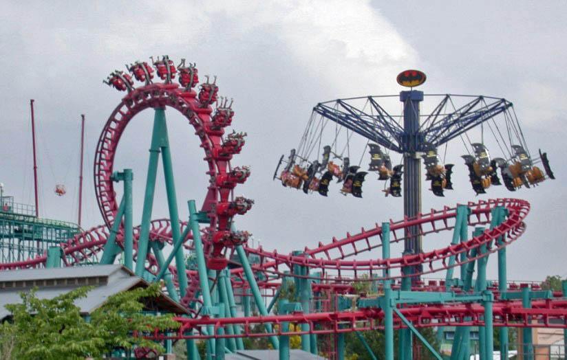 parque de atracciones Foto parque de atracciones